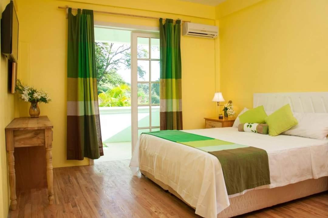 Diamond View Cottages 로조 외부 사진